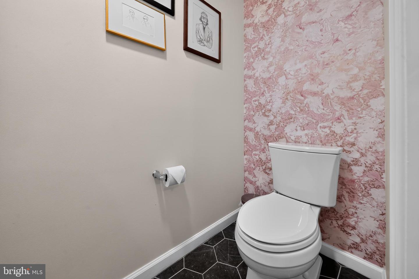 444 N 4th St #202 Property Photo 35