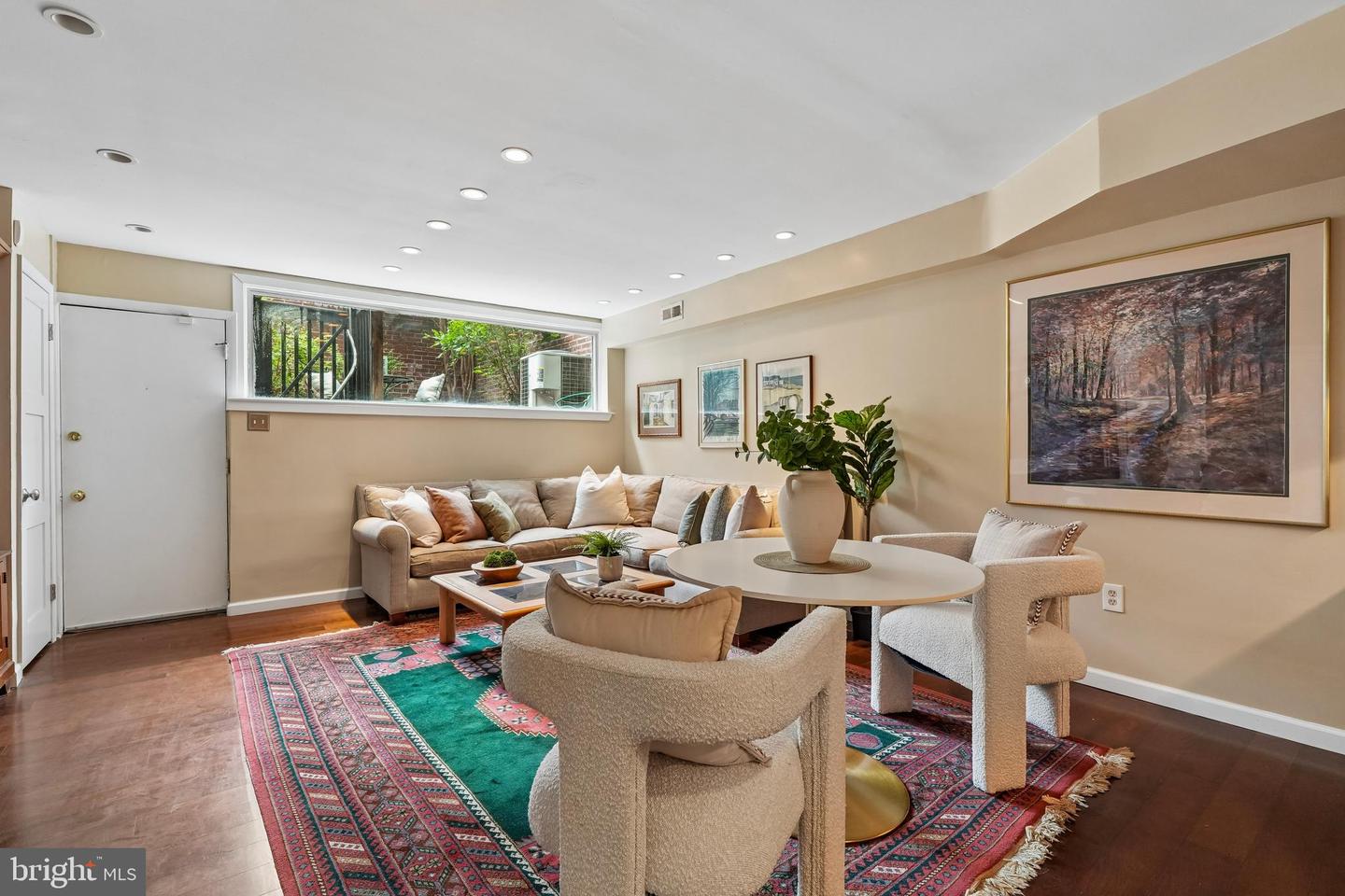 1732 Lombard St Property Photo 11