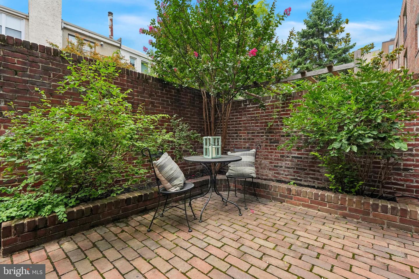 1732 Lombard St Property Photo 15