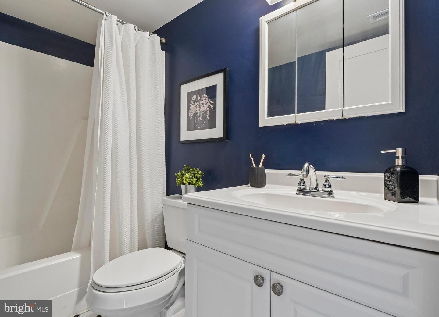 1732 Lombard St Property Photo 25
