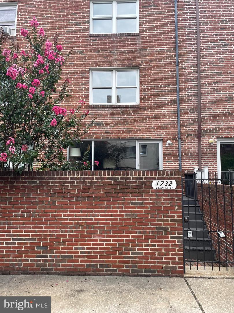 1732 Lombard St Property Photo 36