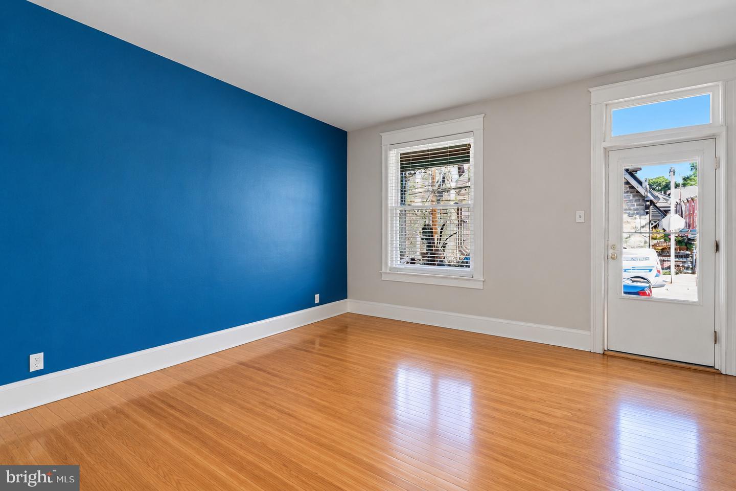 154 W Salaignac St Property Photo 3