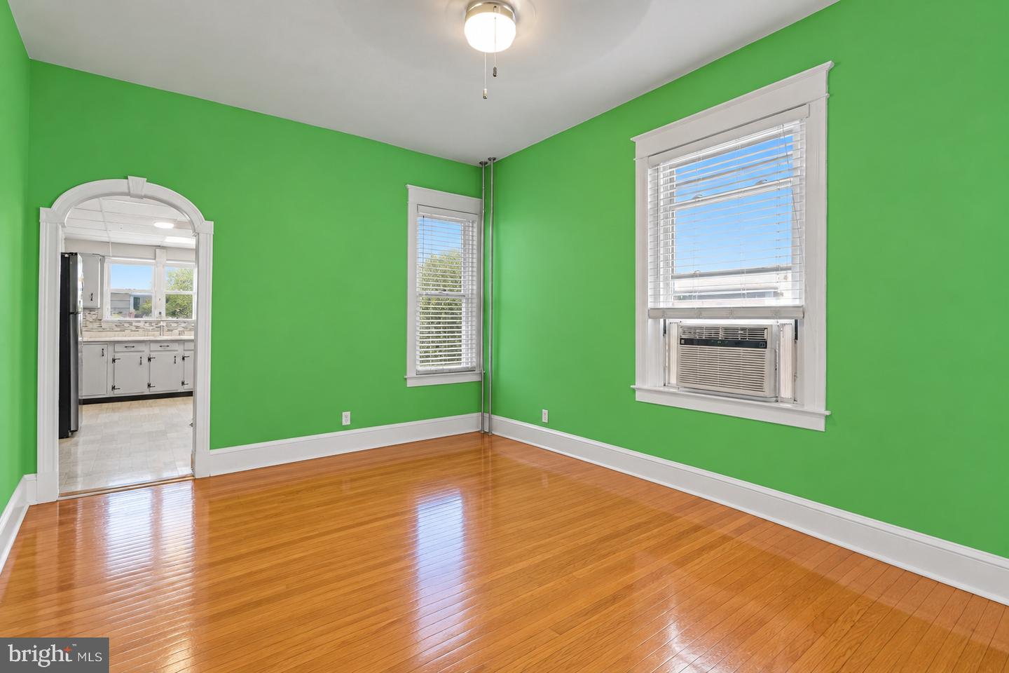 154 W Salaignac St Property Photo 6