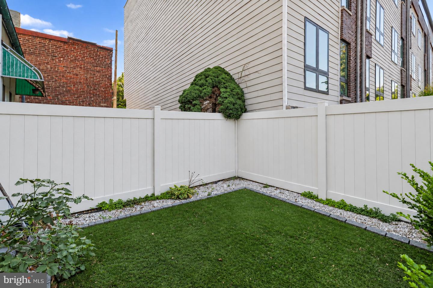 154 W Salaignac St Property Photo 21
