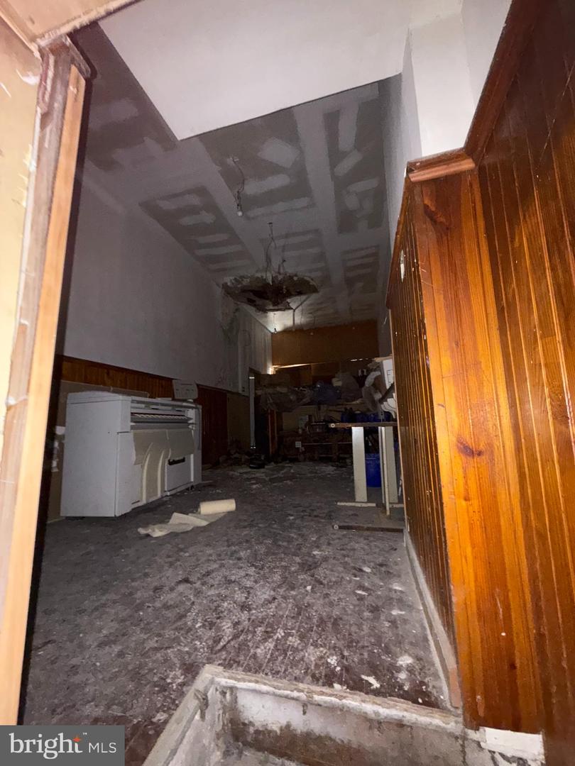 5149 Walnut St Property Photo 16