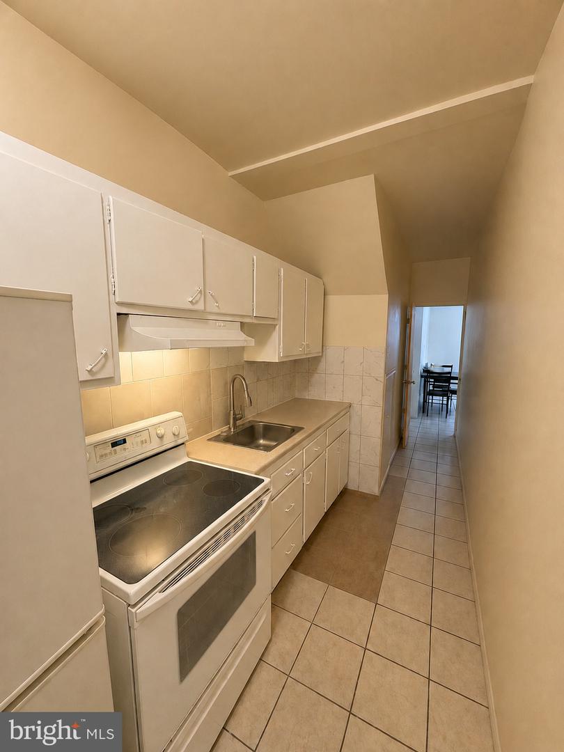 3910 N Marshall St Property Photo 3