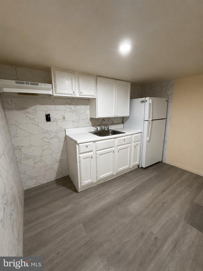 3910 N Marshall St Property Photo 15