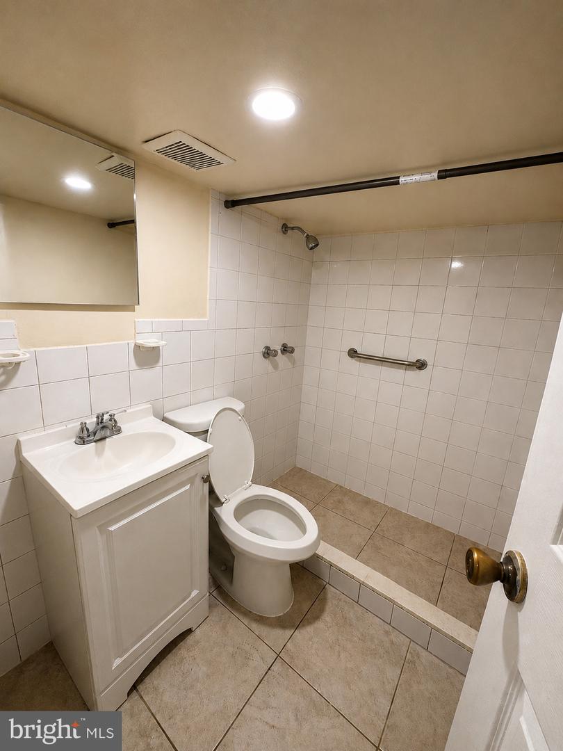 3910 N Marshall St Property Photo 17