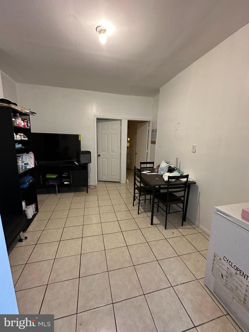 3910 N Marshall St Property Photo 18