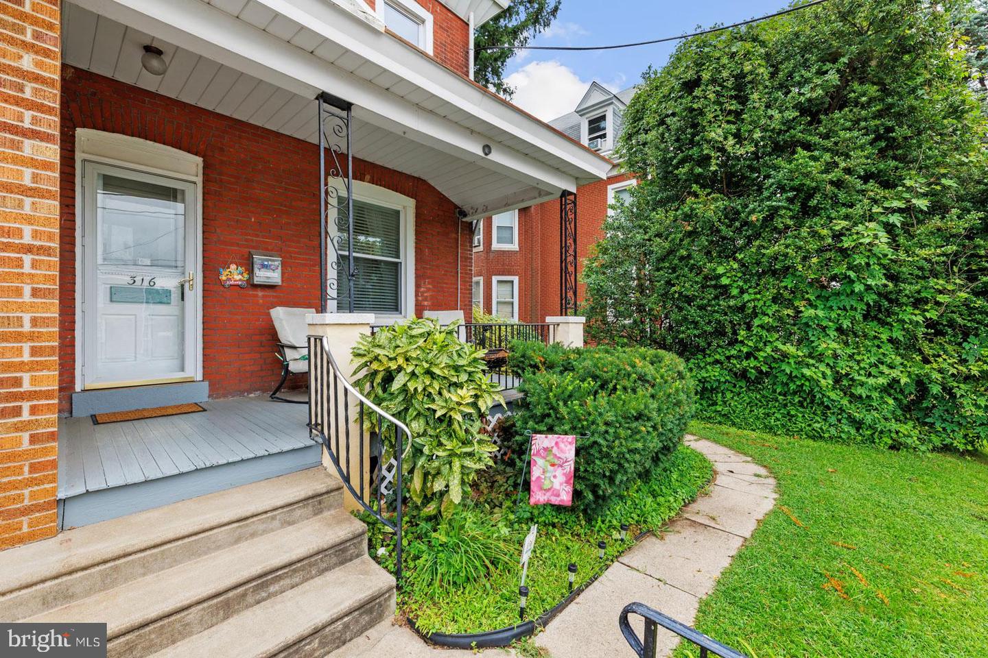 316 Loney St Property Photo 3