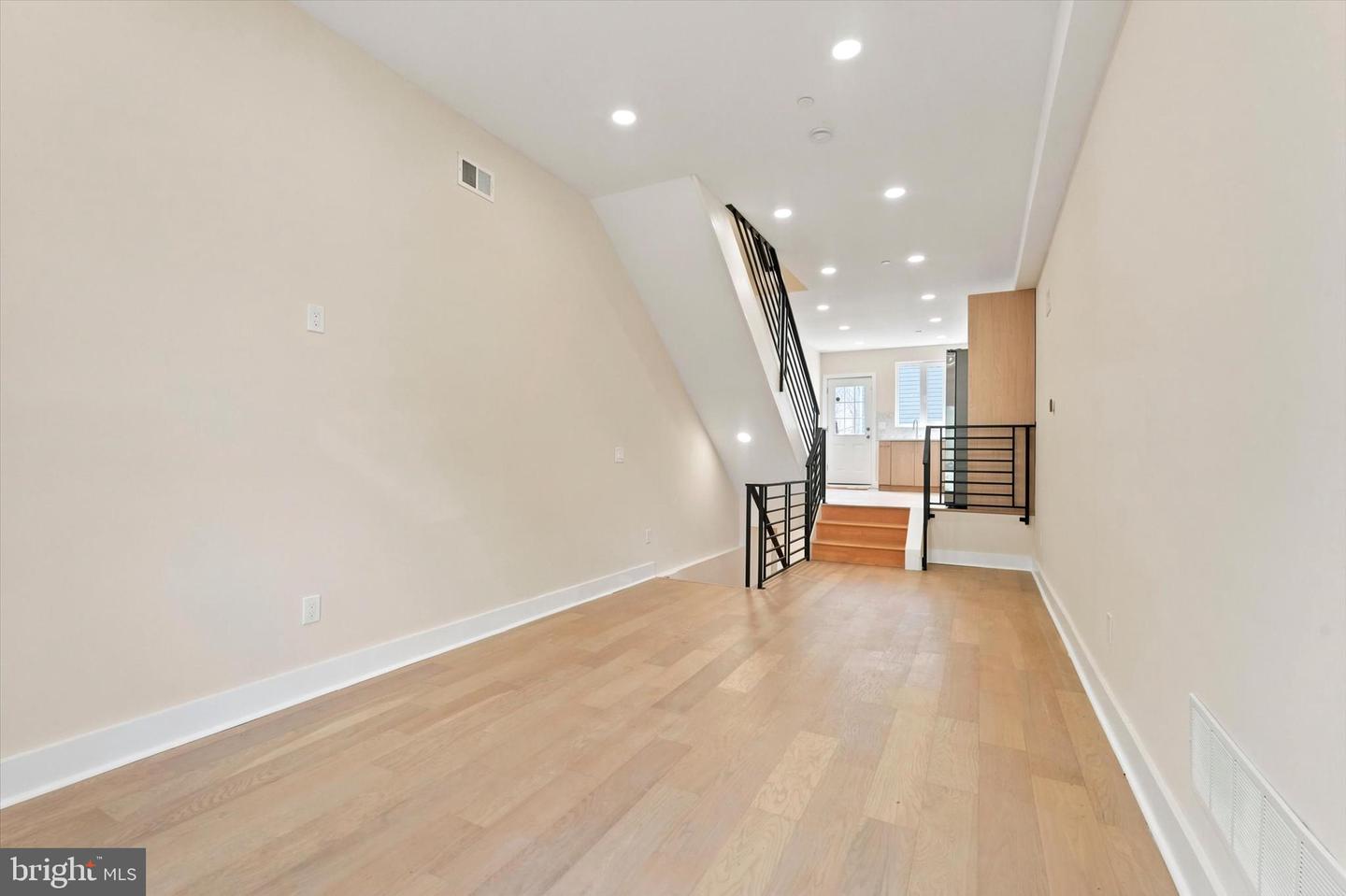 2440 E Harold St Property Photo 2