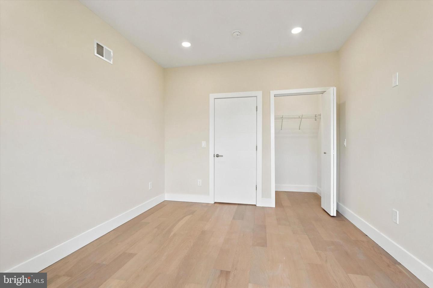 2440 E Harold St Property Photo 6