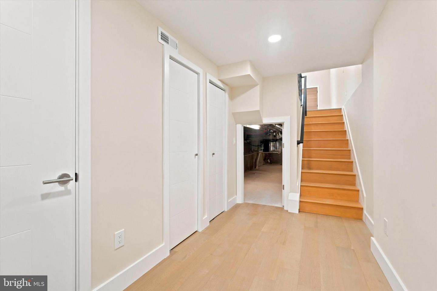 2440 E Harold St Property Photo 14