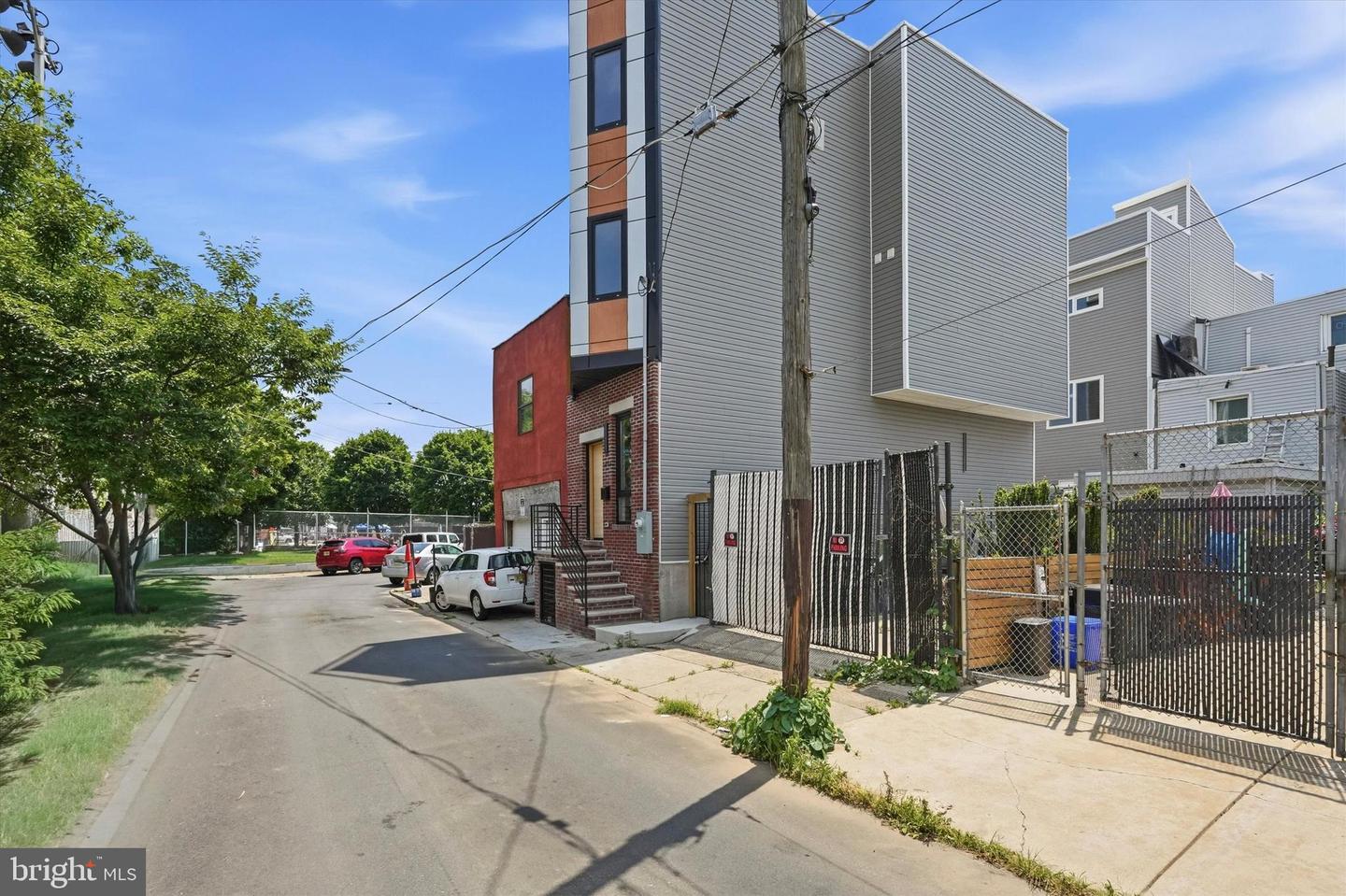 2440 E Harold St Property Photo 16