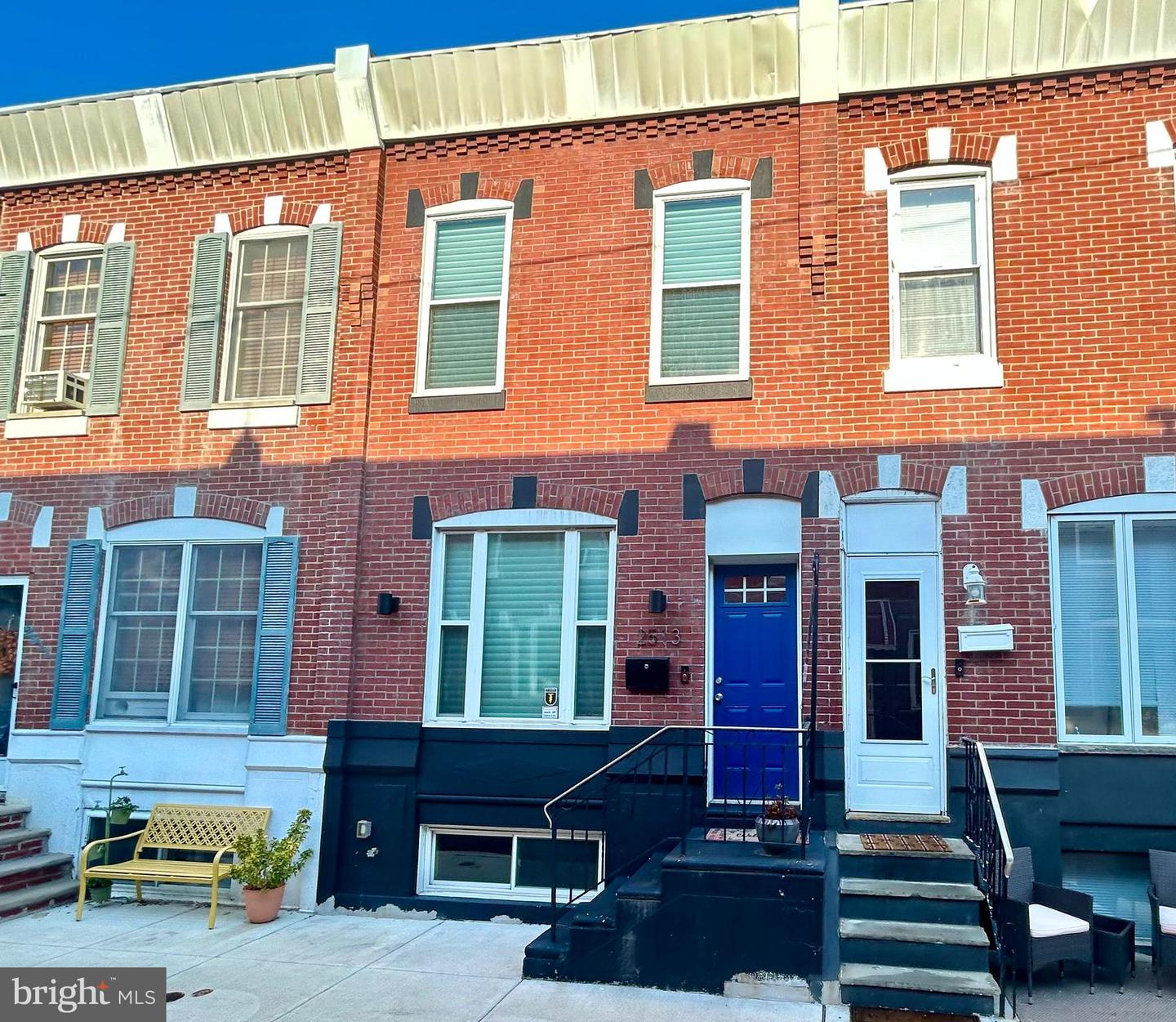 2513 S Clarion St Property Photo 1