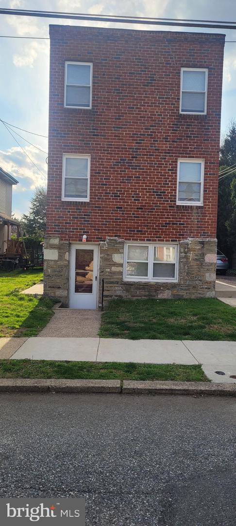 7712-14 WATSON ST #UNIT 3 Property Photo 1