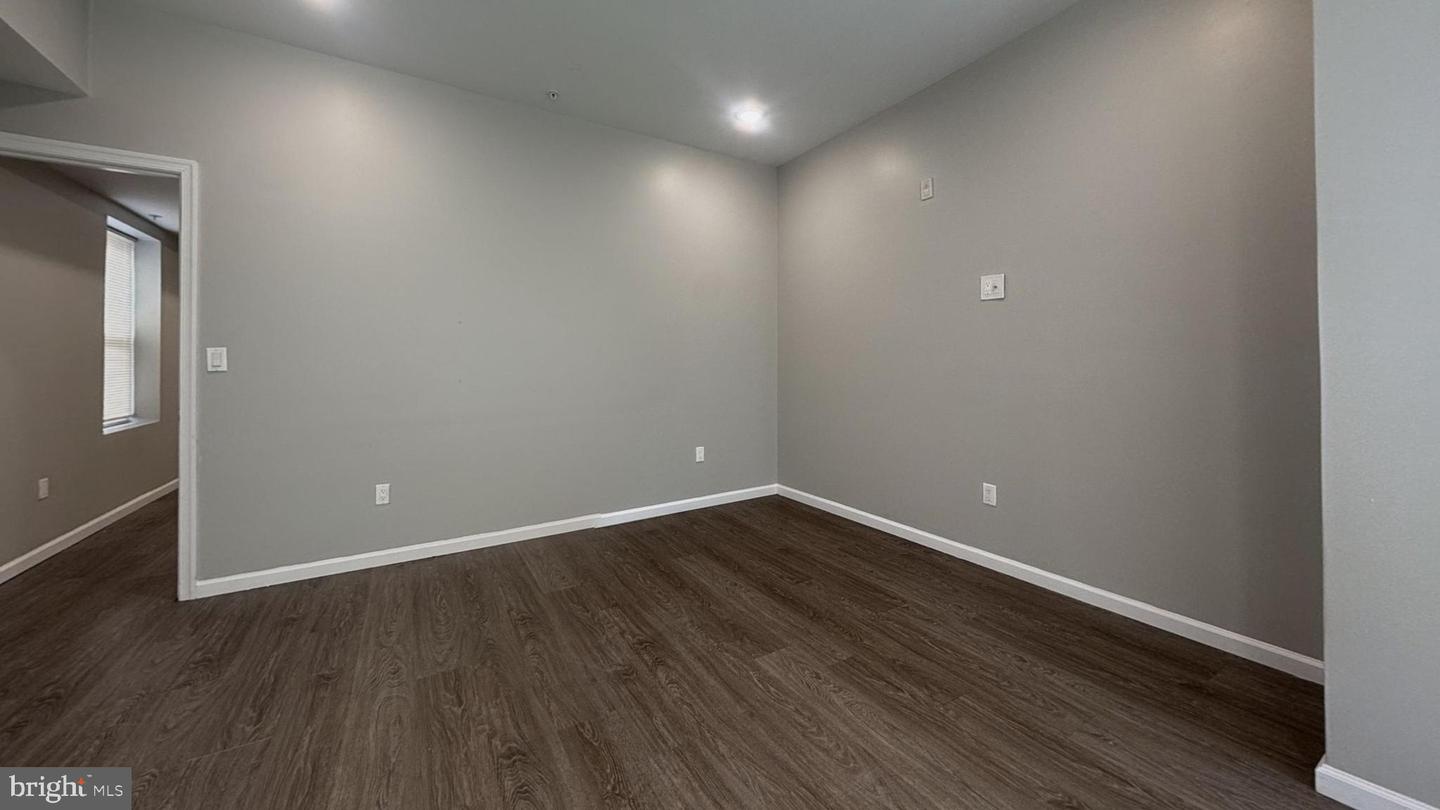 275 S 56th St Property Photo 12