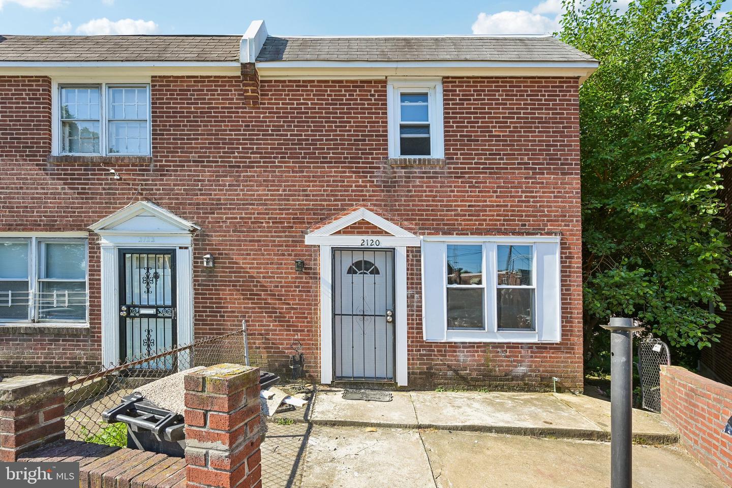 2120 S Lloyd St Property Photo 1