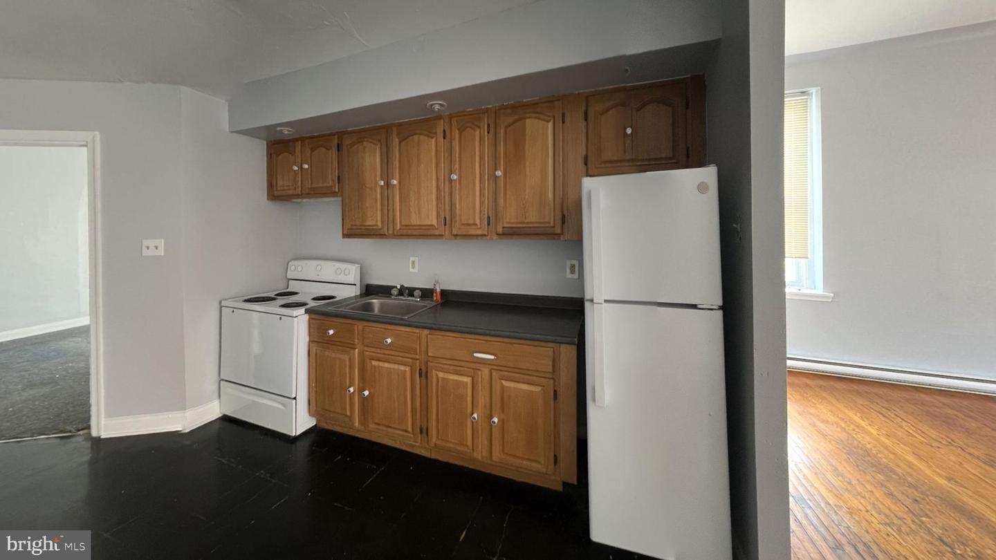 5701 W Girard Ave Property Photo 4