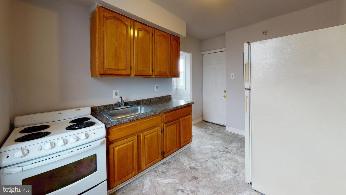 5701 W Girard Ave Property Photo 11