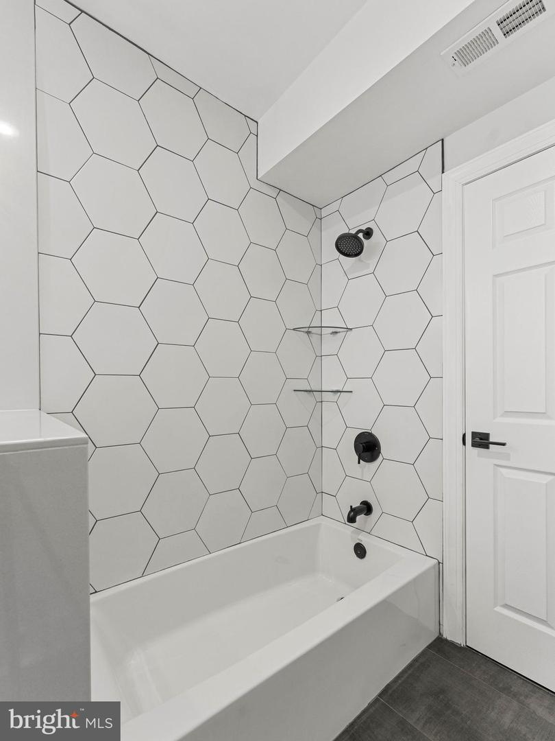4241 Pechin St Property Photo 29