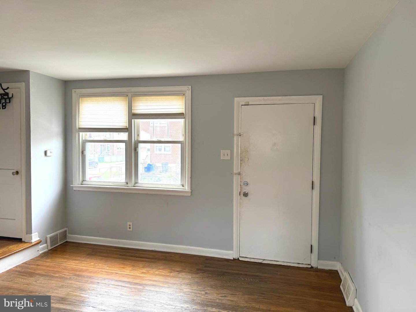 2037 Anchor St Property Photo 5