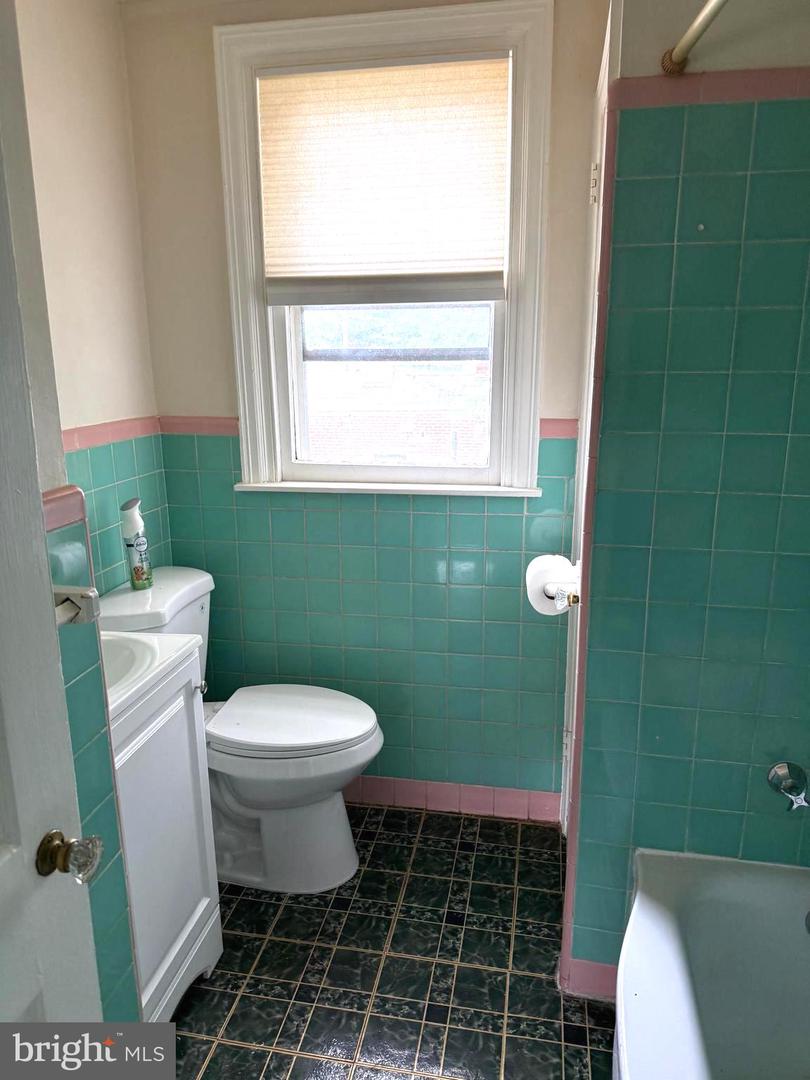 2037 Anchor St Property Photo 18