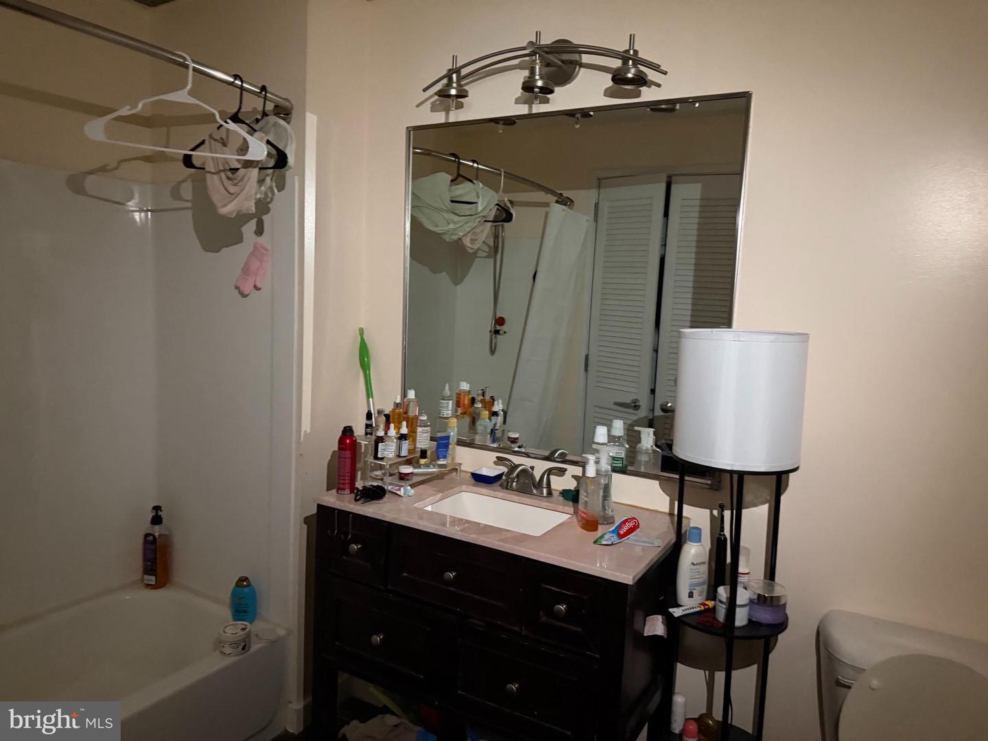 815 Arch St #517 Property Photo 11