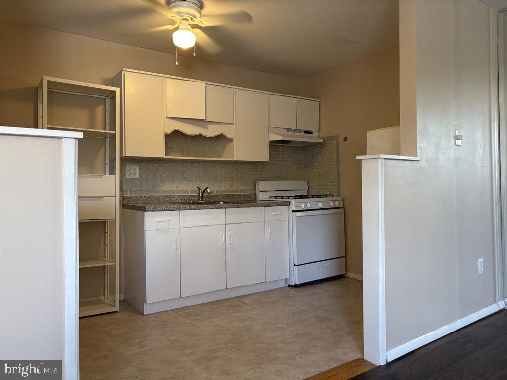 2842 S Iseminger St #1 Property Photo 6