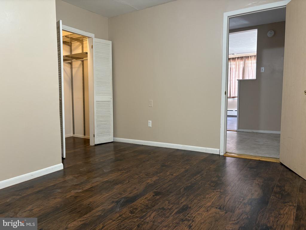 2842 S Iseminger St #1 Property Photo 8