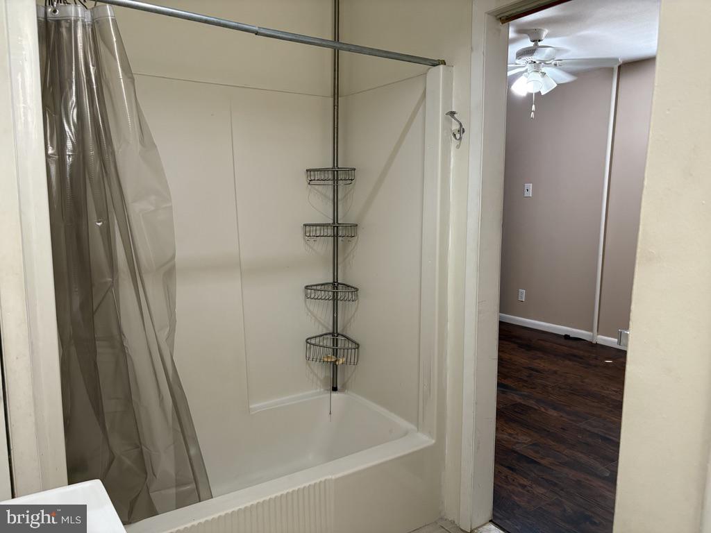 2842 S Iseminger St #1 Property Photo 10