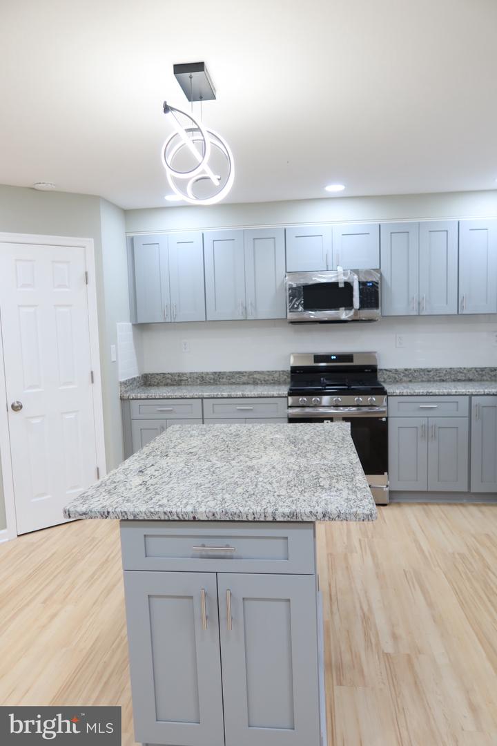 10938 Modena Pl Property Photo 32