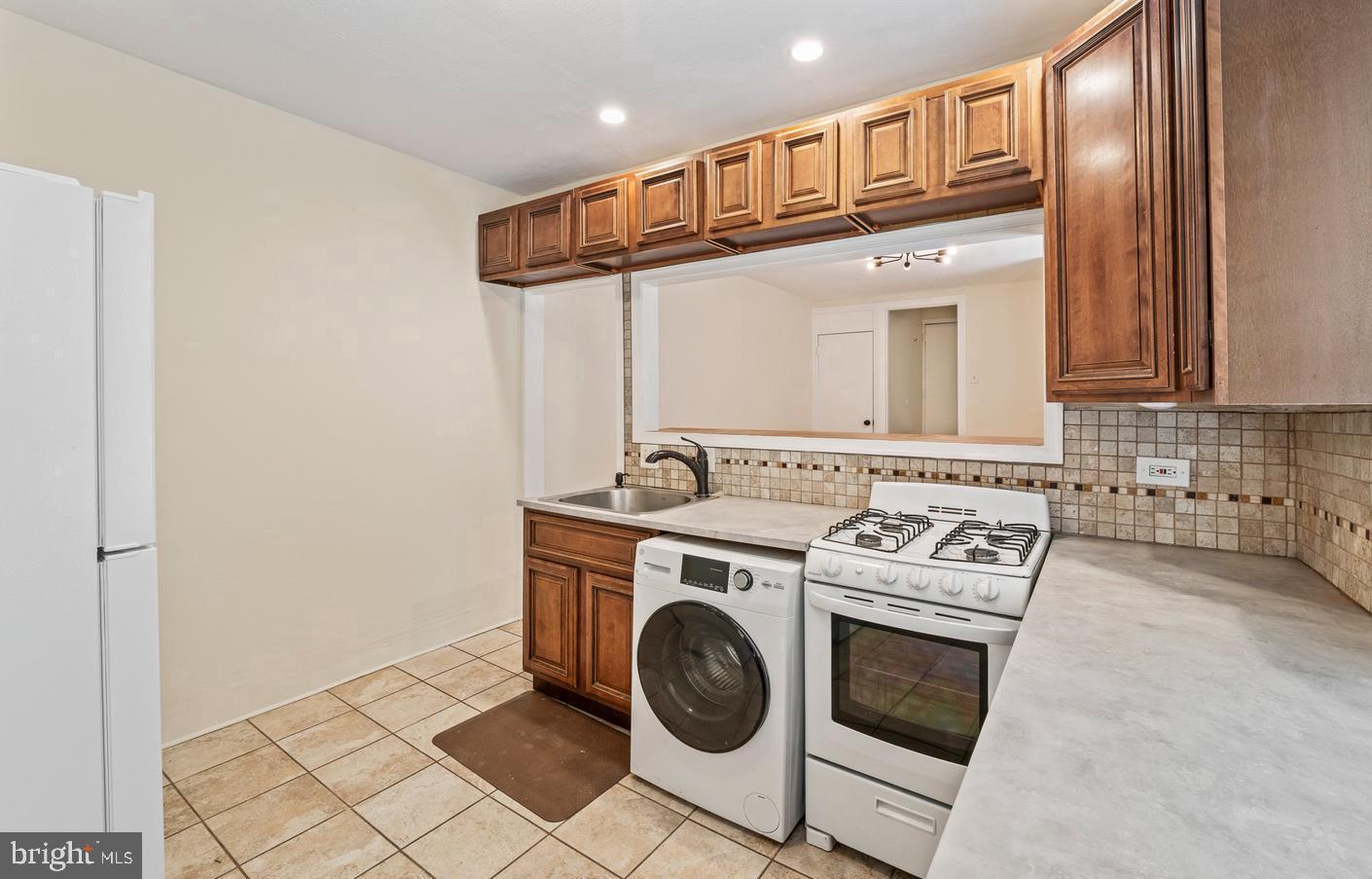 2223 Frankford Ave Property Photo 16