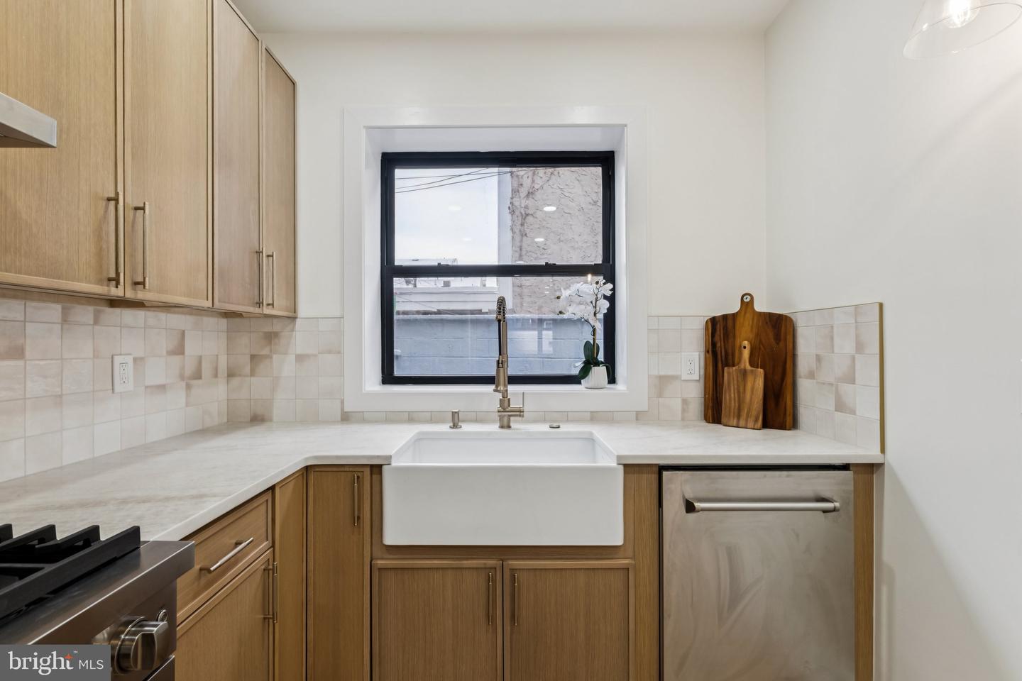 1031 Ellsworth St Property Photo 11