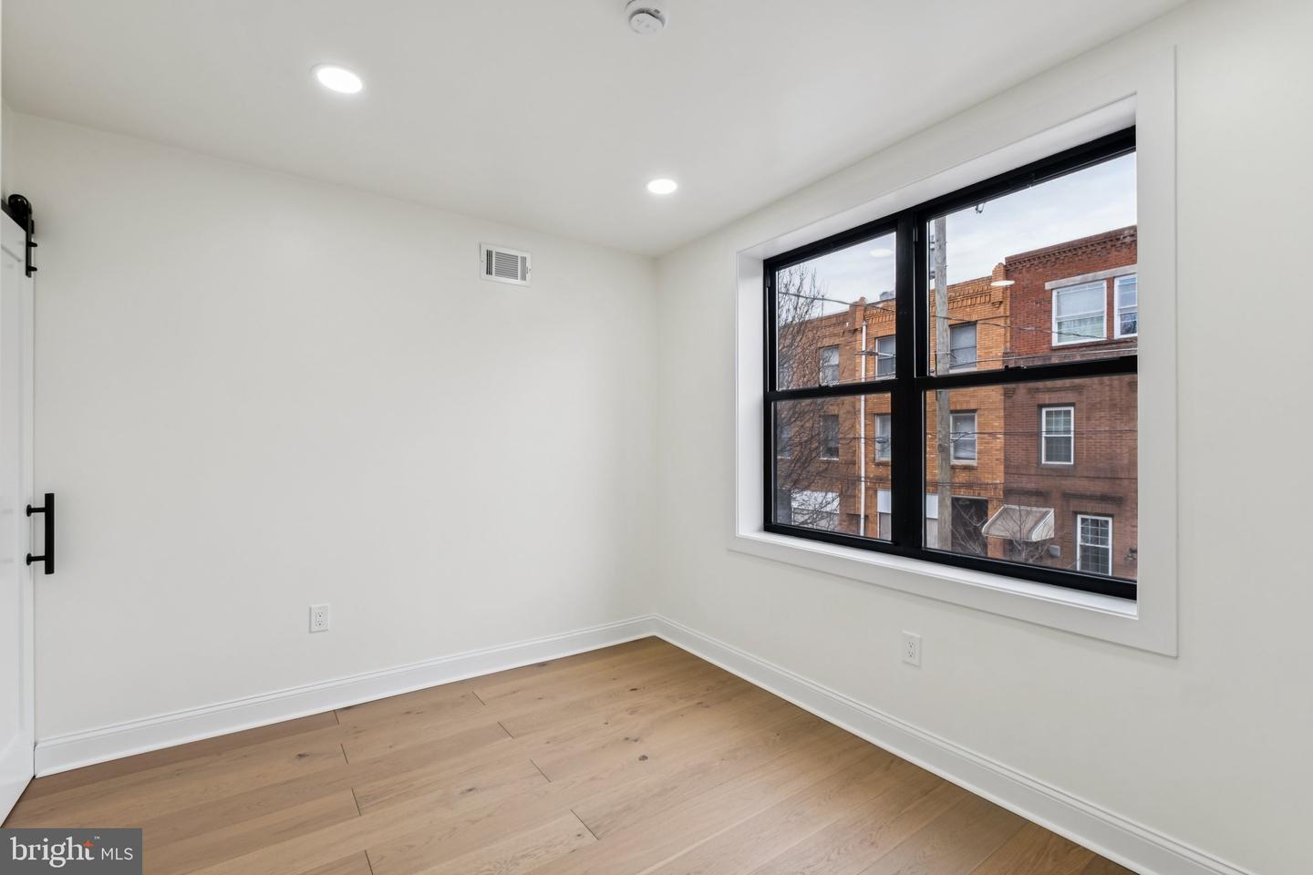 1031 Ellsworth St Property Photo 20
