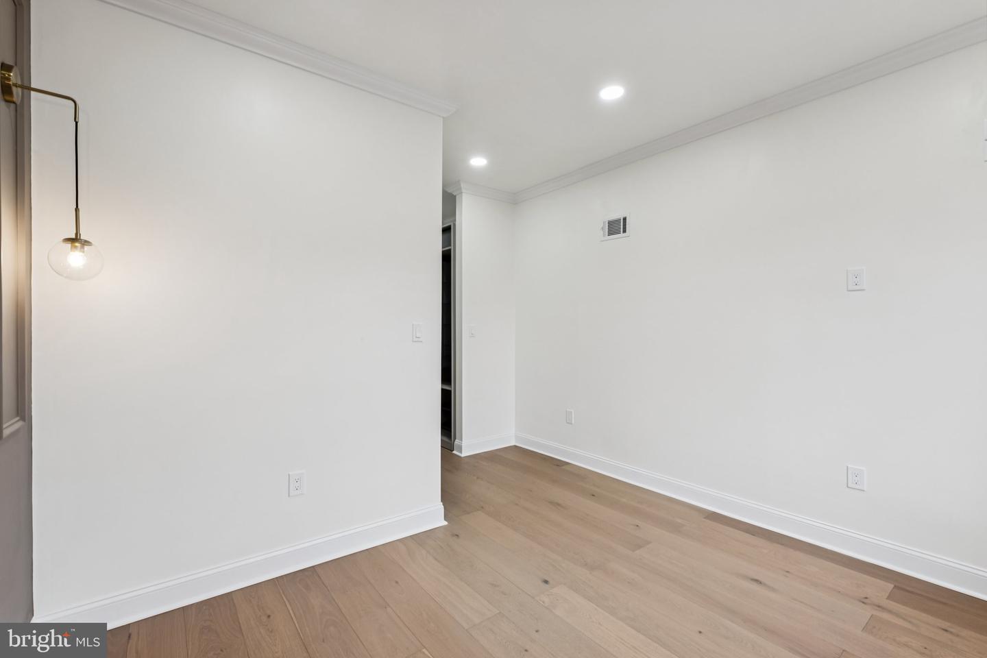 1031 Ellsworth St Property Photo 25