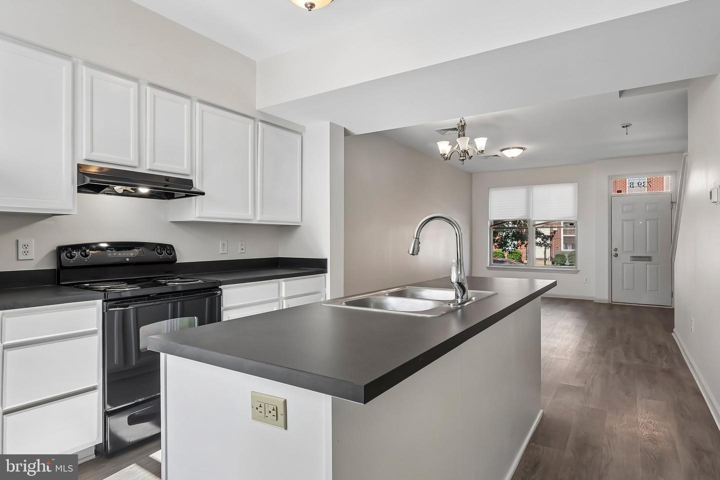 739 S 13th St #b Property Photo 8