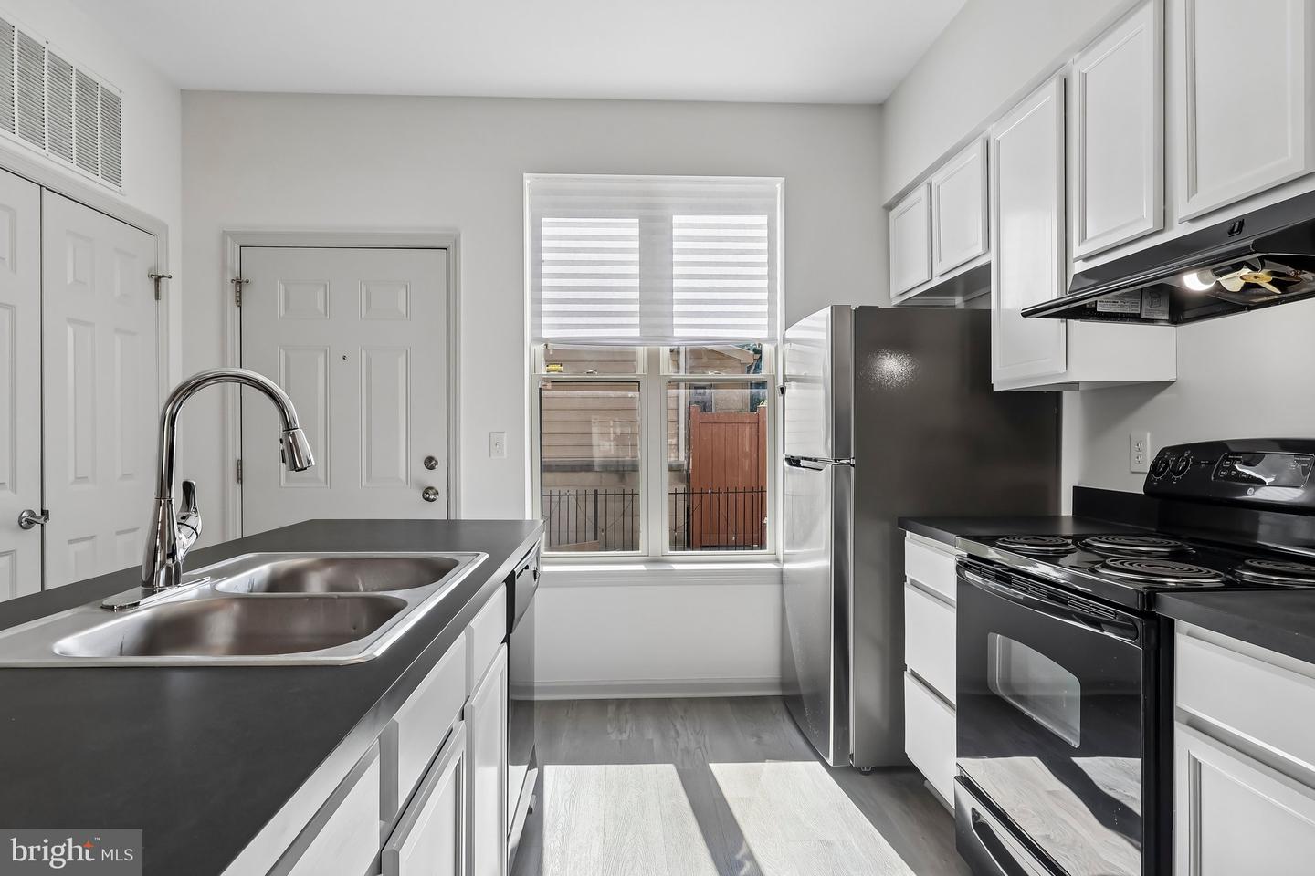 739 S 13th St #b Property Photo 10