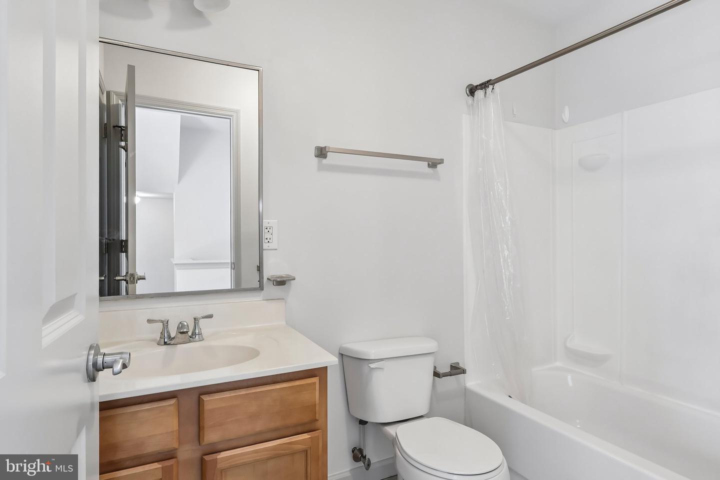739 S 13th St #b Property Photo 12