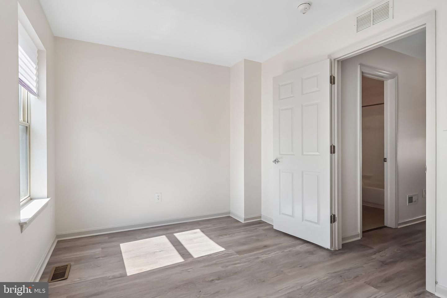 739 S 13th St #b Property Photo 16