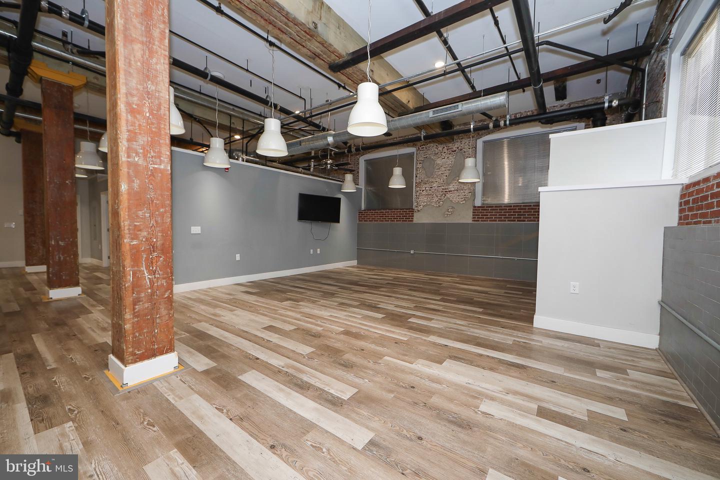 1822 E Glenwood #101 Property Photo 8
