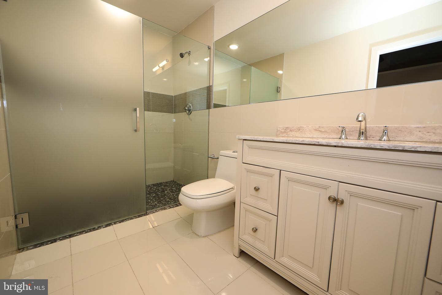 1822 E Glenwood #101 Property Photo 13