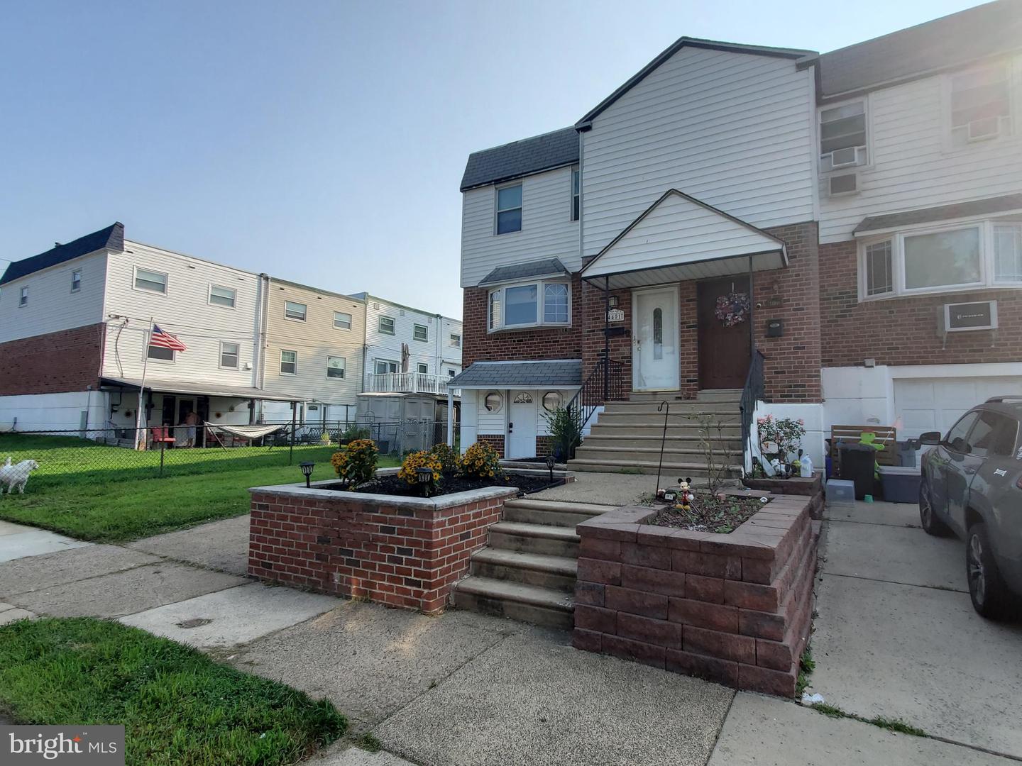 4401 Deerpath Ln Property Photo 2