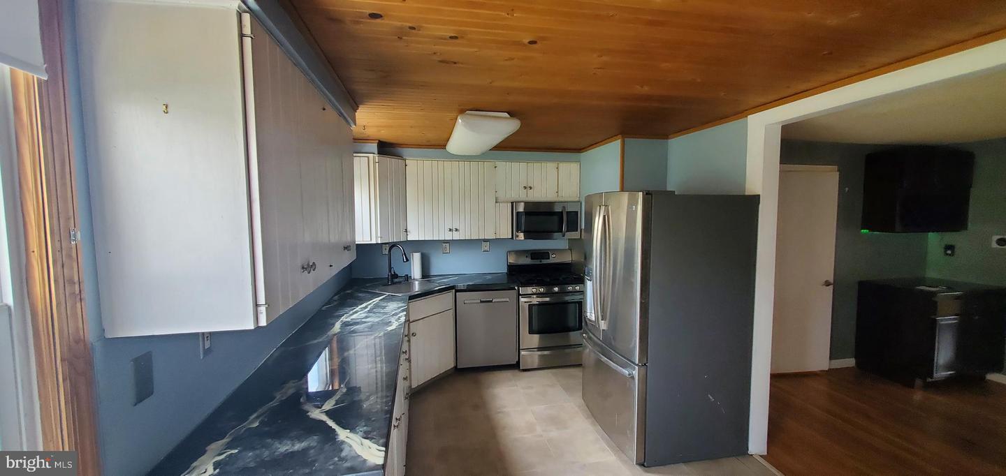 4401 Deerpath Ln Property Photo 8