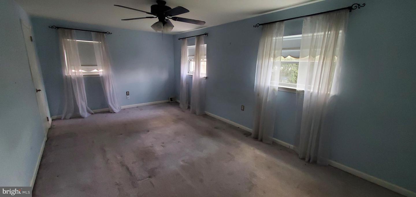 4401 Deerpath Ln Property Photo 10