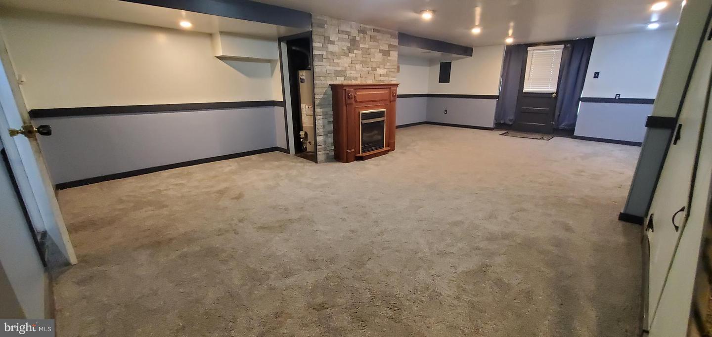 4401 Deerpath Ln Property Photo 16