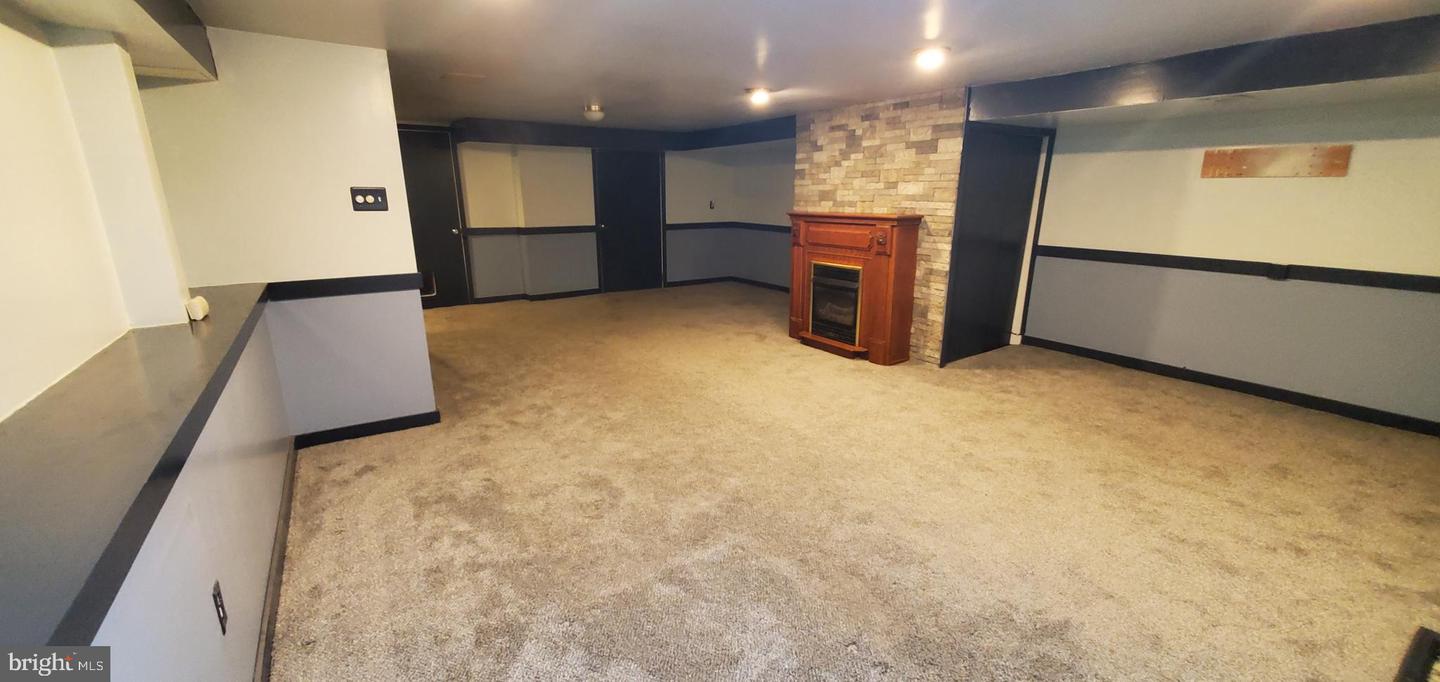 4401 Deerpath Ln Property Photo 17