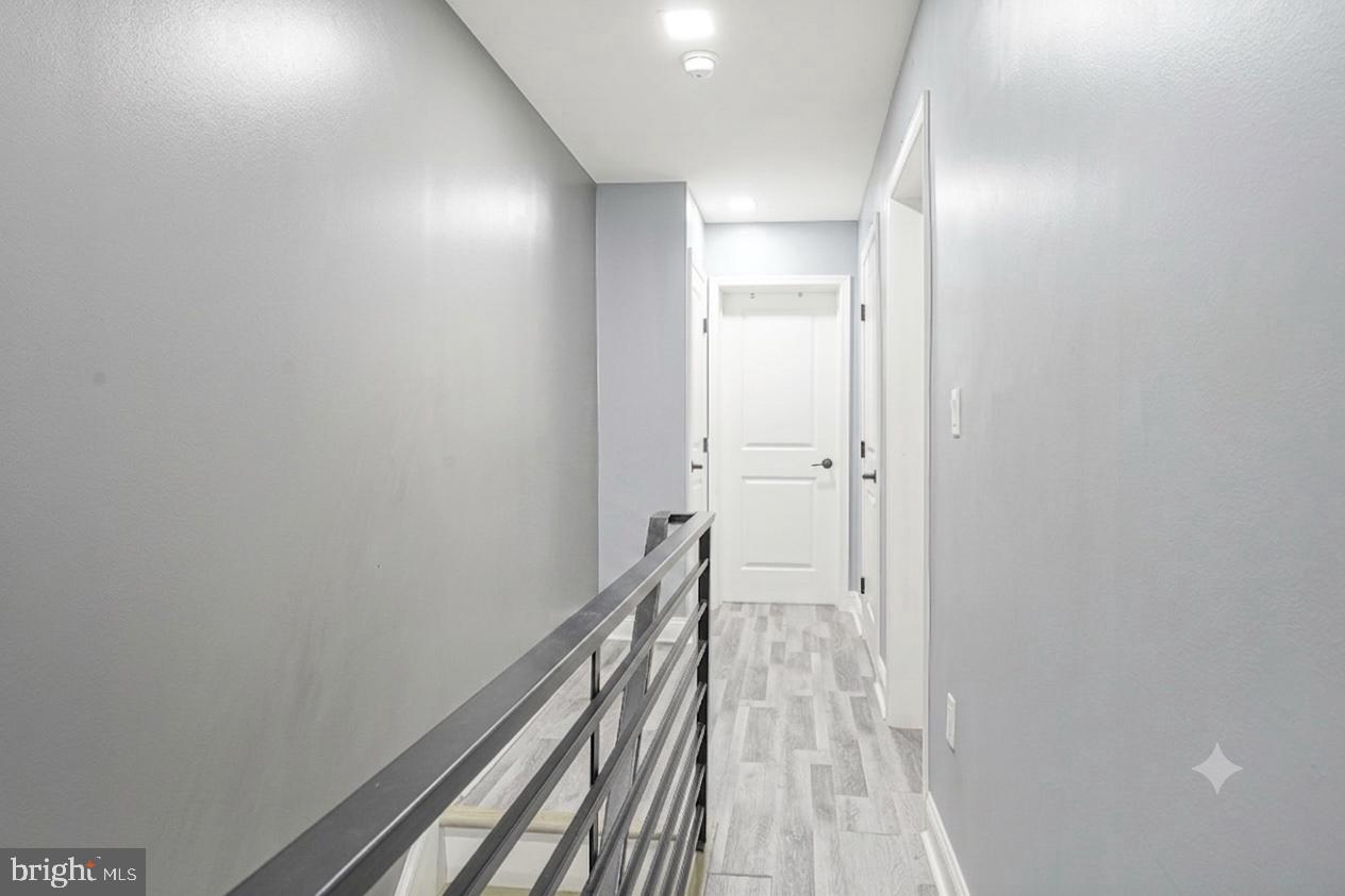 151 Moore St Property Photo 13