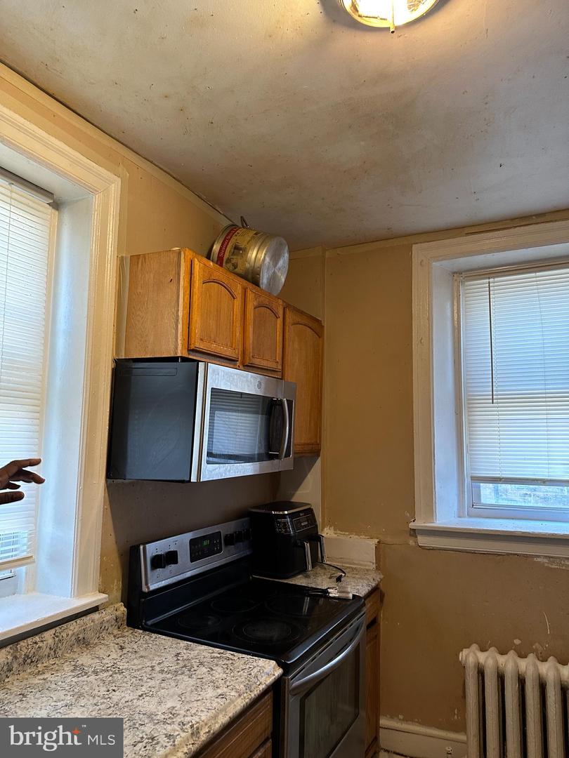 1425 Widener Pl Property Photo 3