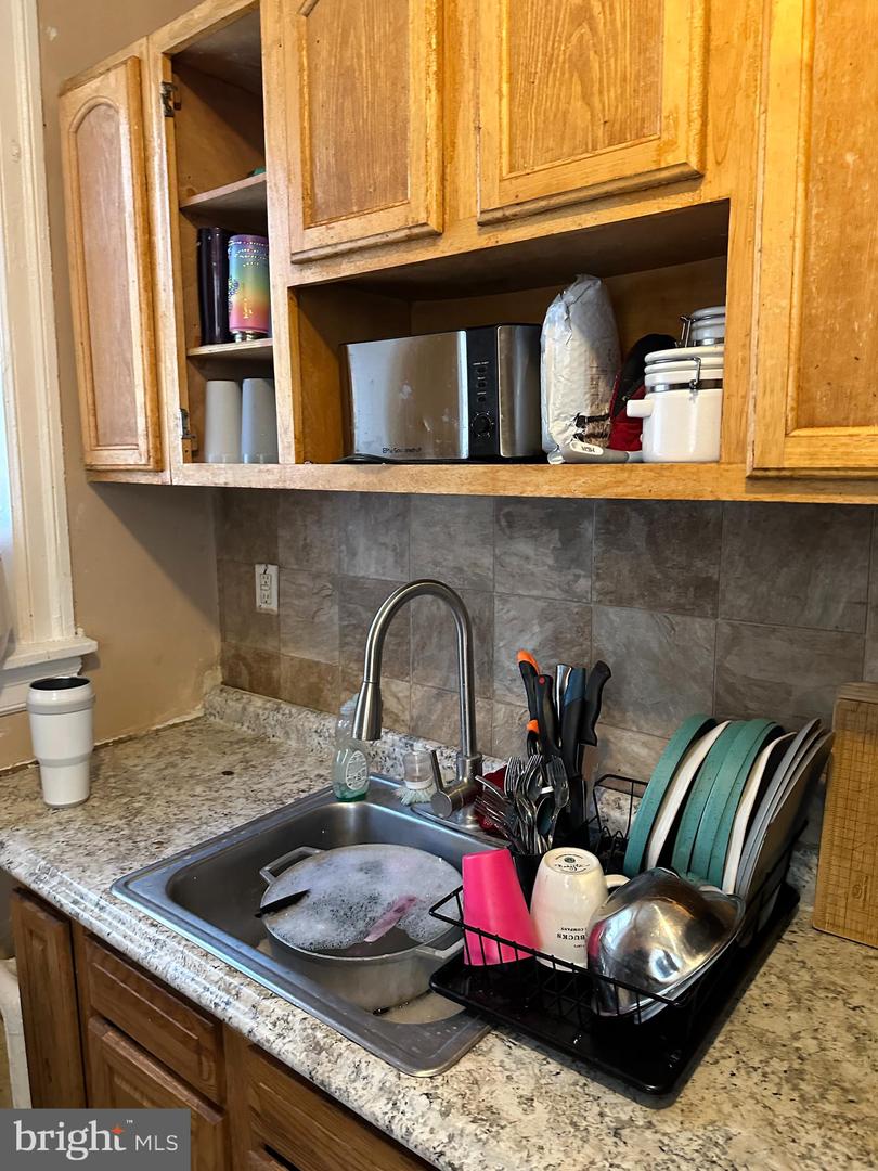 1425 Widener Pl Property Photo 4